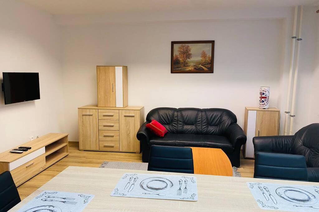 Apartman Solax, Ucnovska 8, Kosice Saca Buitenkant foto